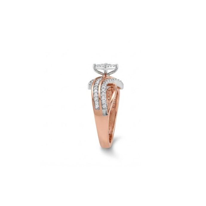 Elegant Twisted Cluster Diamond Ring